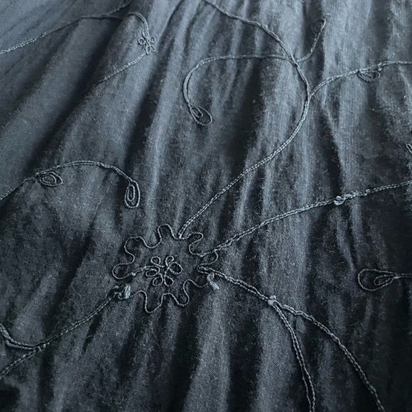 April Cornell Black Sleeveless Top Butyon Back Embroidered Size Large - Picture 5 of 8